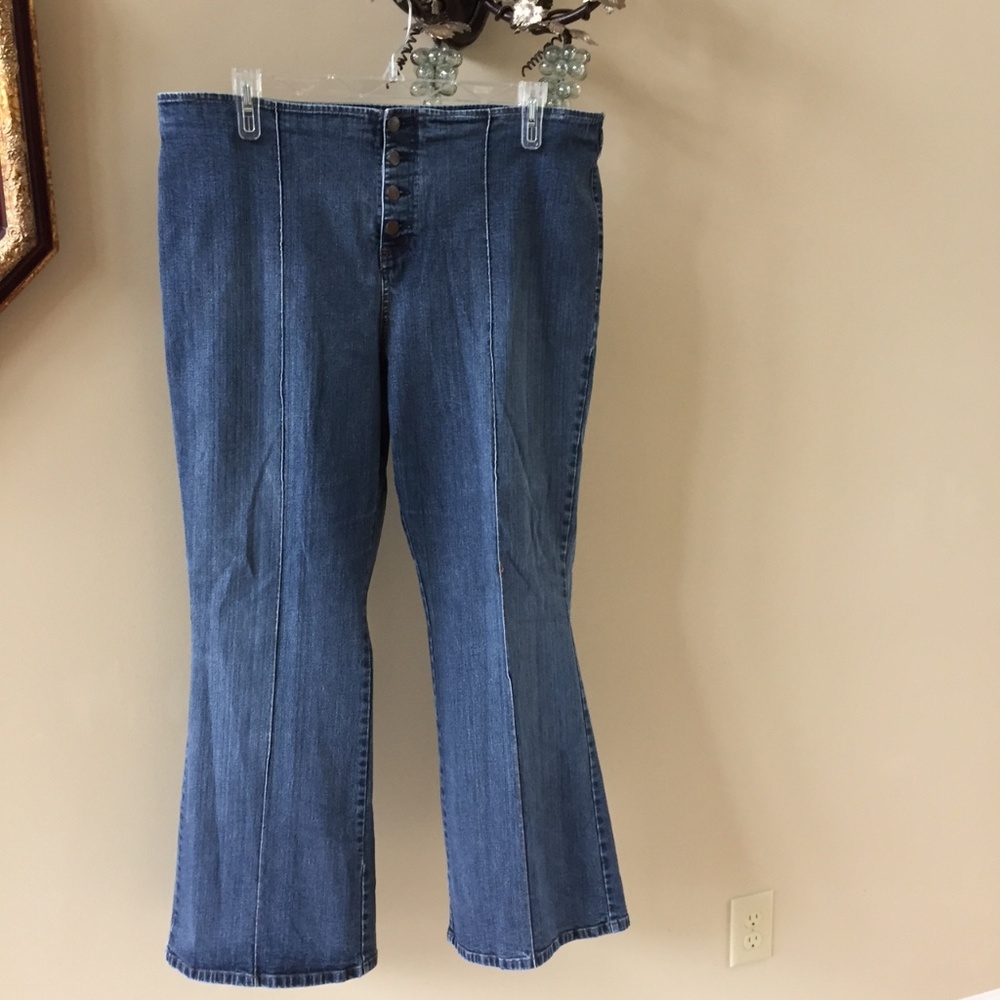 Venezia Vintage 90's No Belt Loop Waist Hug Jeans